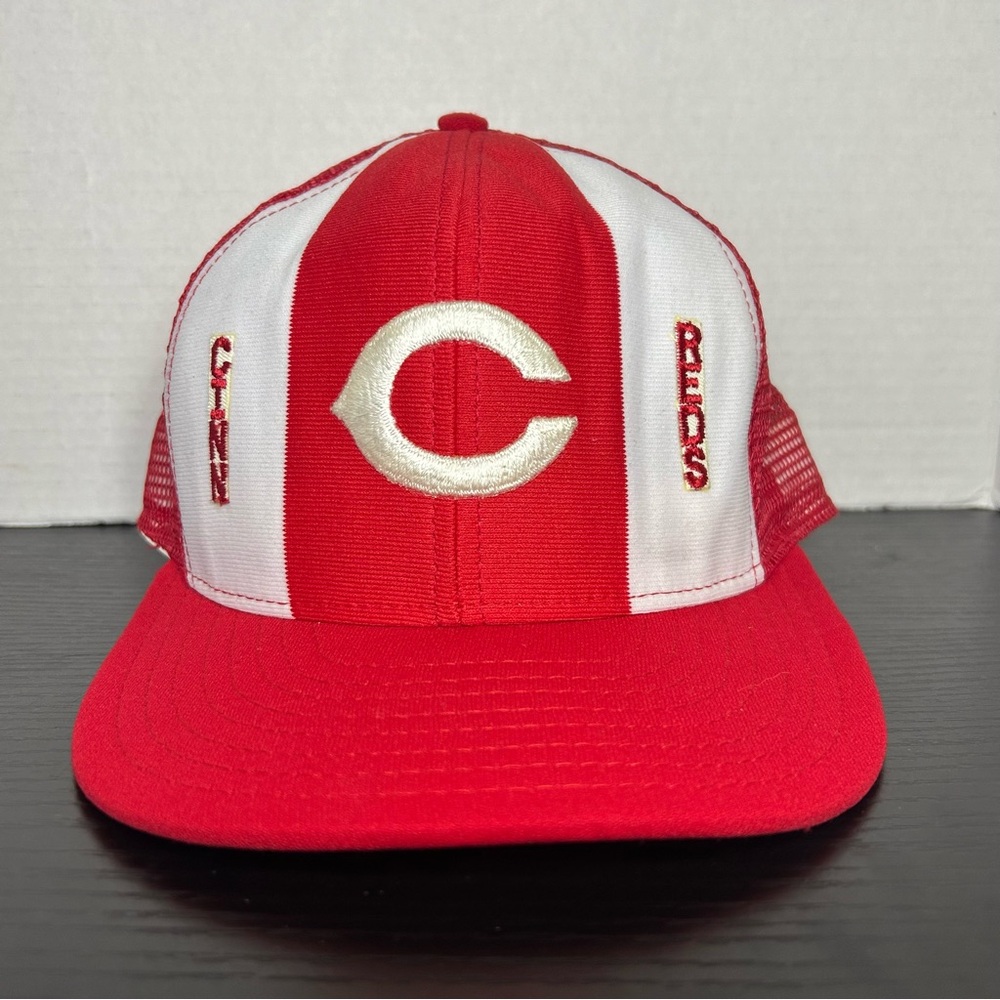 Vintage MLB Cincinnati Reds Baseball Trucker Lucky Stripes SnapBack Hat Cap